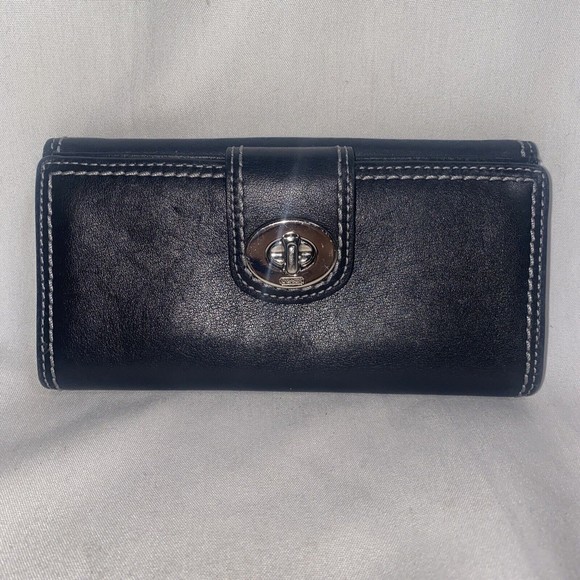 Coach Handbags - COACH Vintage Hampton Turn Lock Bifold Leather Clutch Organizer Envelope Wallet